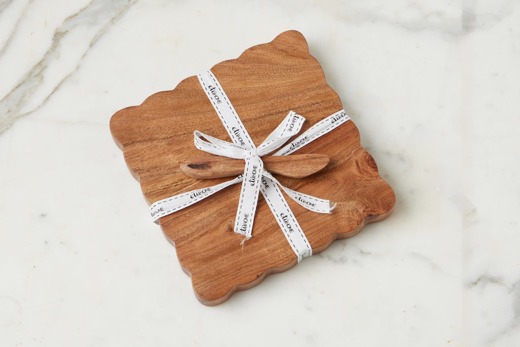 Small Square Scalloped Cutting Board Spreader