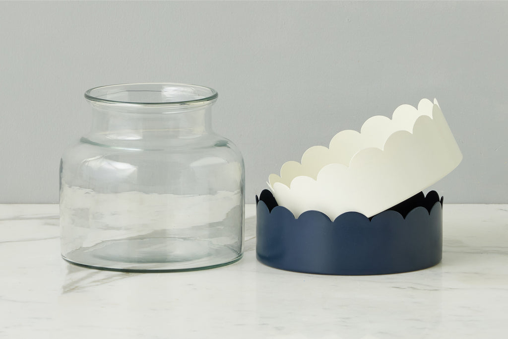2 1 Scalloped Bloom Vase White Navy