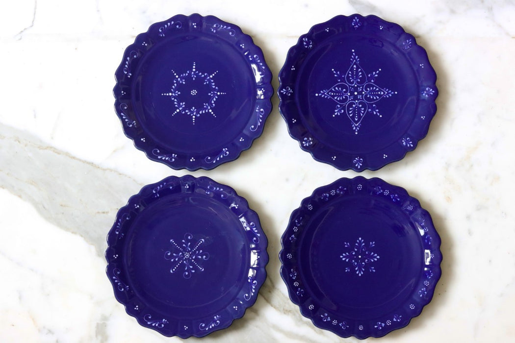 Scalloped Dinner Plate, Blue with White Decoration, Set of 4