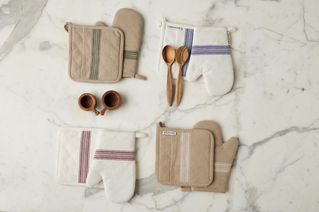 French Bistro Wood Measuring Cups in Vintage Merlot Red Stripe Bag, Set of 4