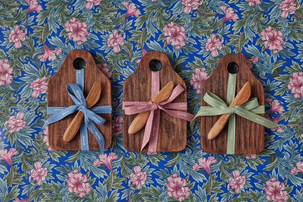 RMN218ANZ4 etuhome Mini Natural Appetizer Board with Spreader Denim Ribbon