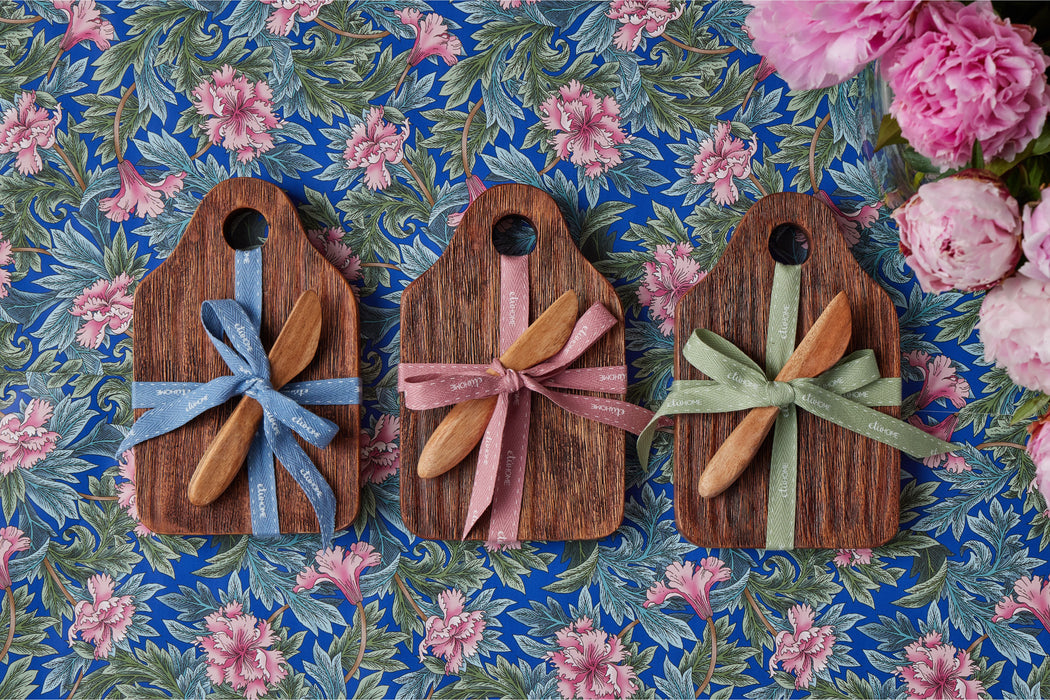 RMN218ANZ4 etuhome Mini Natural Appetizer Board with Spreader Denim Ribbon