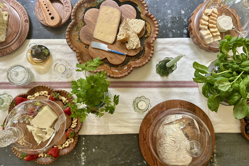 Vintage English Bread Board, Medium Scalloped
