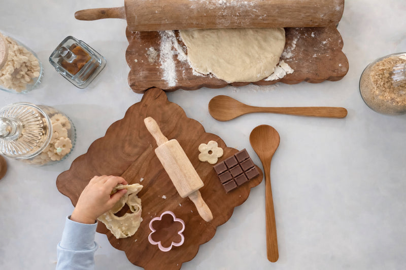 Scalloped Cutting Board, Medium Rectangle