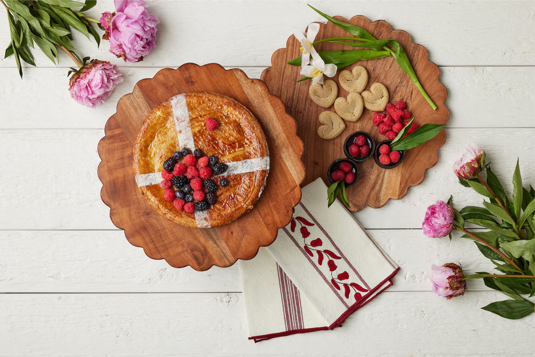 Natural Scalloped Cake Stand