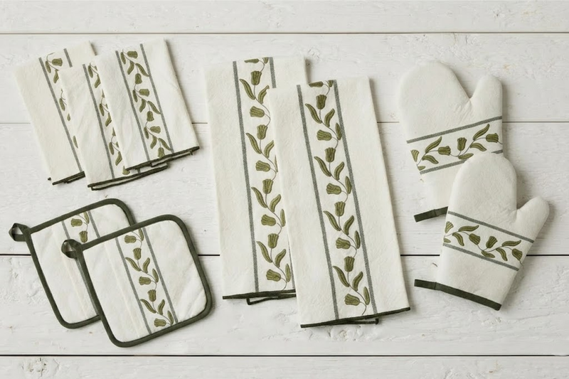 Spruce Green Tulip Linen Set